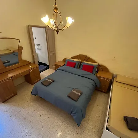 Large Full House - Sleeps 9