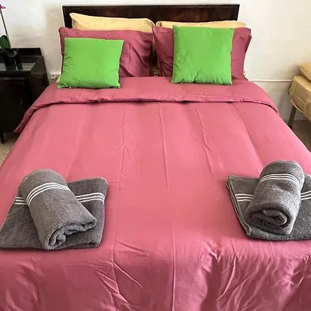 Vakantiehuis Large Full House - Sleeps 9 Sliema