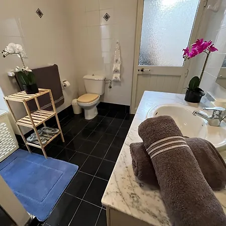 Vakantiehuis Large Full House - Sleeps 9 Sliema