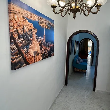 Large Full House - Sleeps 9 * Sliema